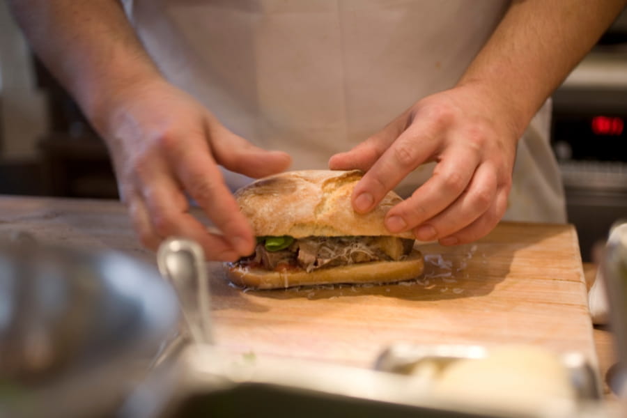 Conoce nuestra carta de bocadillos sabores que conquistan el hambre en Retamar y Campohermoso